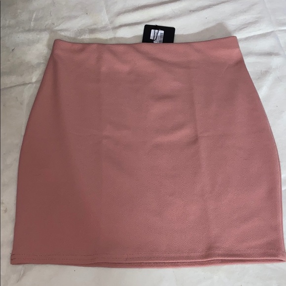 Pink mini skirt - Picture 5 of 7